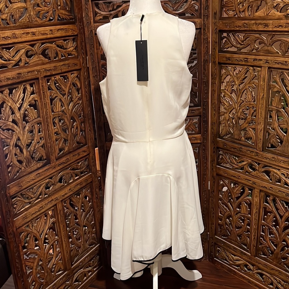 HALSTON - Picture 7 of 10